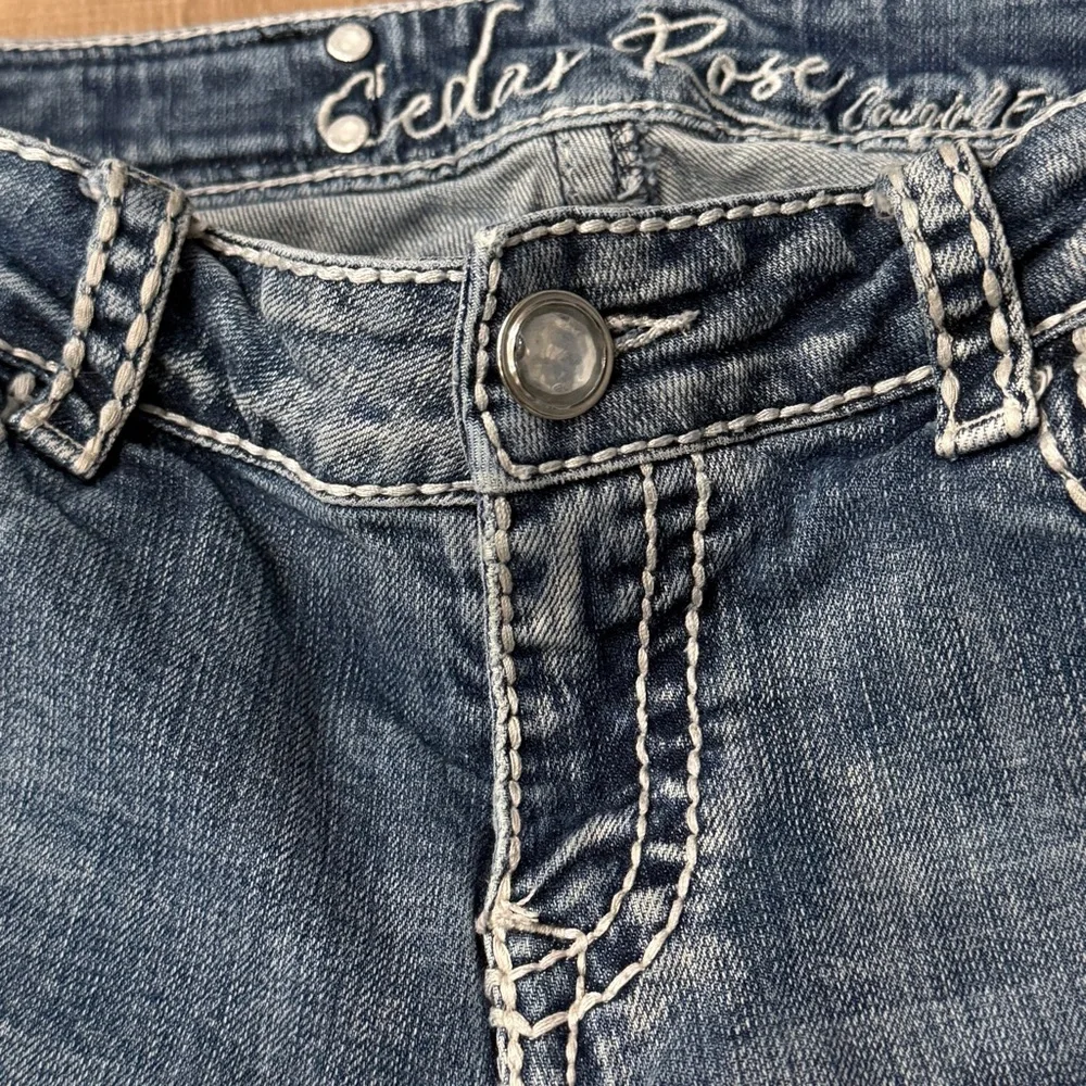 Cedar Rose‎ Cow Girl Jeans HZ5126 Women 29x24 Blue Bling Distressed Cut Offs - Picture 8 of 10